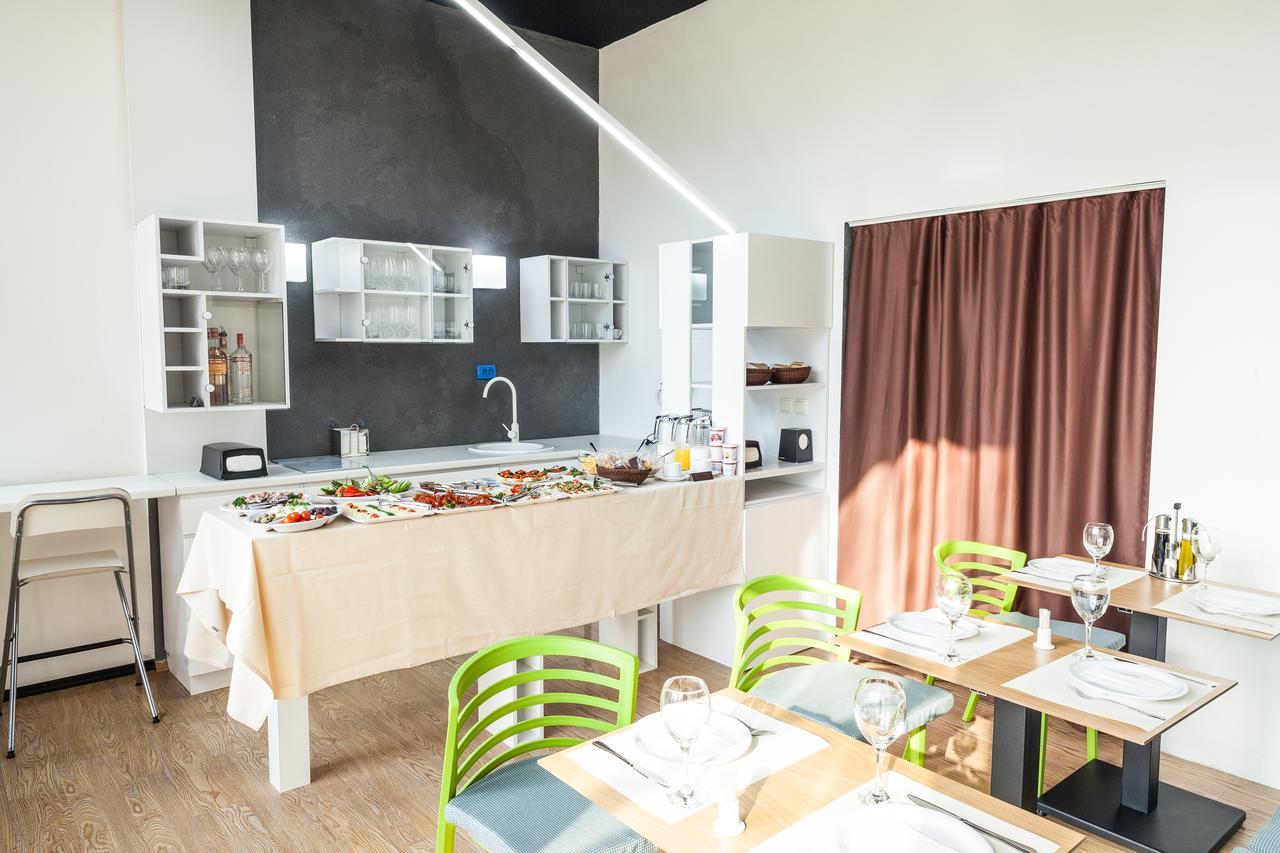 Concept Hotel Central Skopje Buitenkant foto